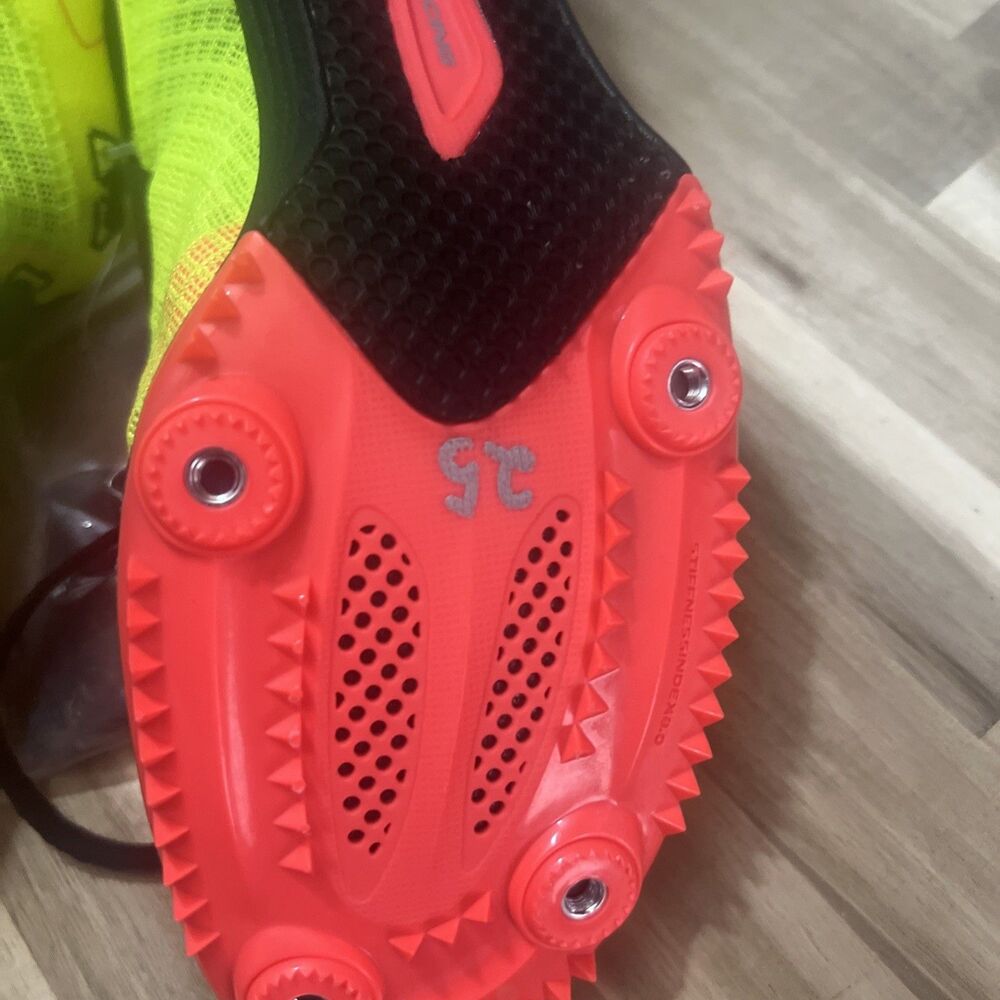 Under Armour Unisex Kick Distance 4 track spikes Men's11.5 - W13 - Picture 9 of 14